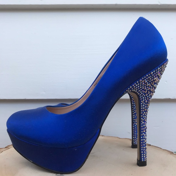 Steve Madden Partyy-R Blue Satin Heels - Picture 3 of 5